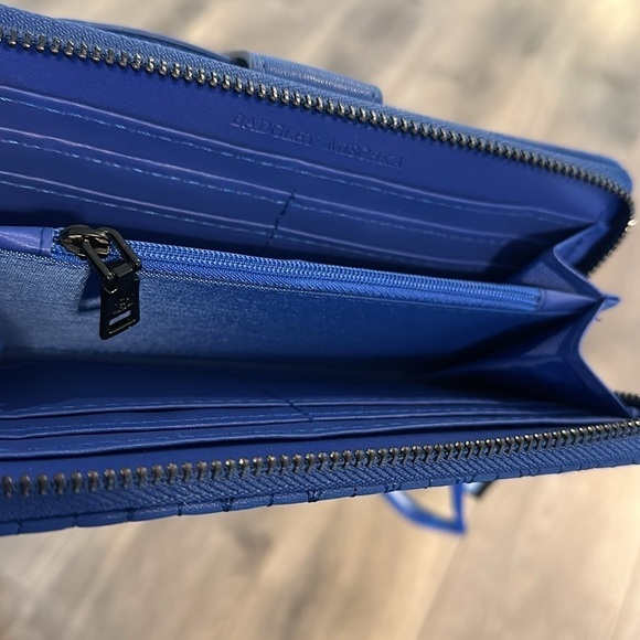 Badgley Mischka wallet with phone holder - Picture 6 of 10